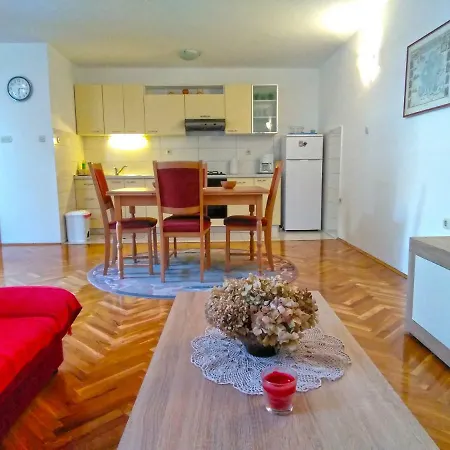 House Andela Vikendica